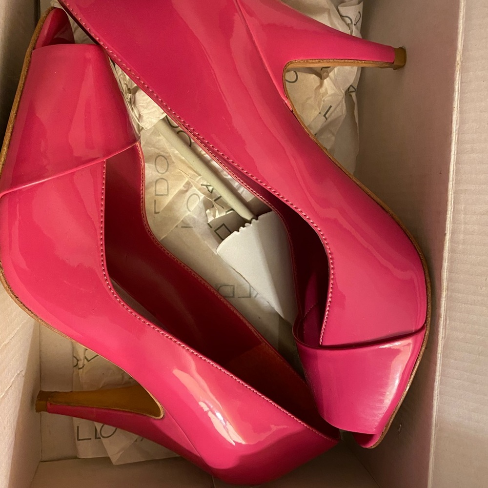 Aldo patent leather pink peep toe pump